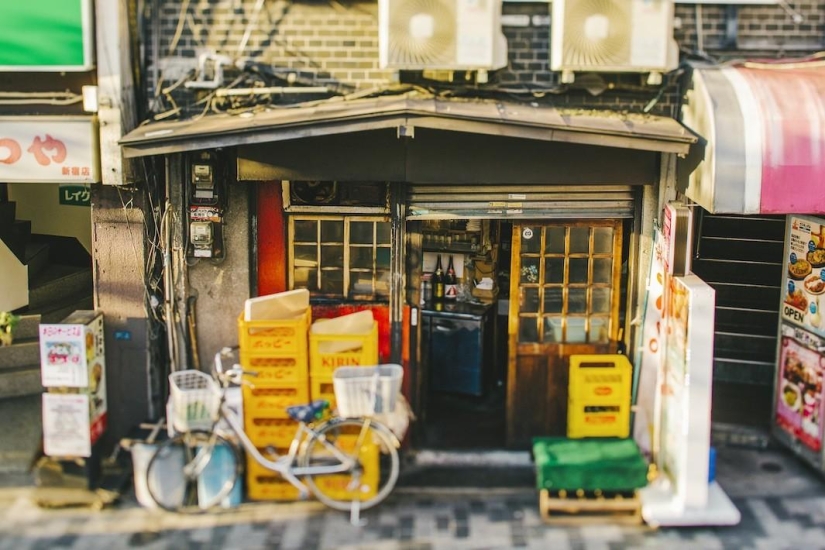 Walk through miniature Tokyo with a master of tilt-shift photography Walk through miniature Tokyo with a master of tilt-shift photography