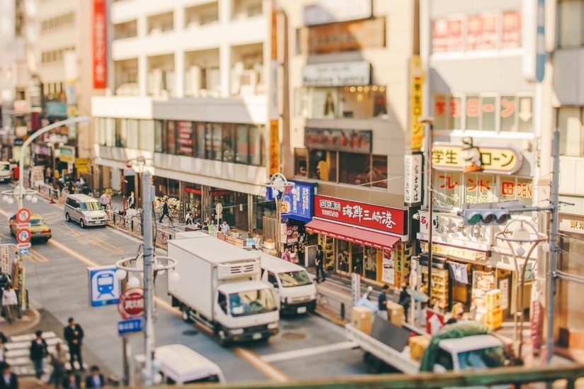 Walk through miniature Tokyo with a master of tilt-shift photography Walk through miniature Tokyo with a master of tilt-shift photography