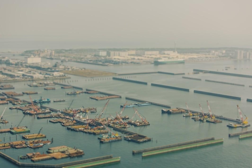 Walk through miniature Tokyo with a master of tilt-shift photography Walk through miniature Tokyo with a master of tilt-shift photography