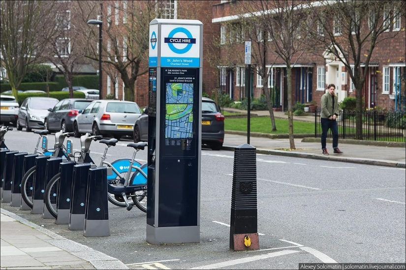 Walking in London in spring Walking in London in spring