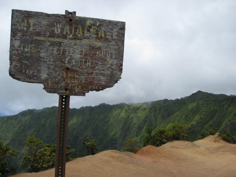 Wall of Tears: Honokohau Falls in Hawaii