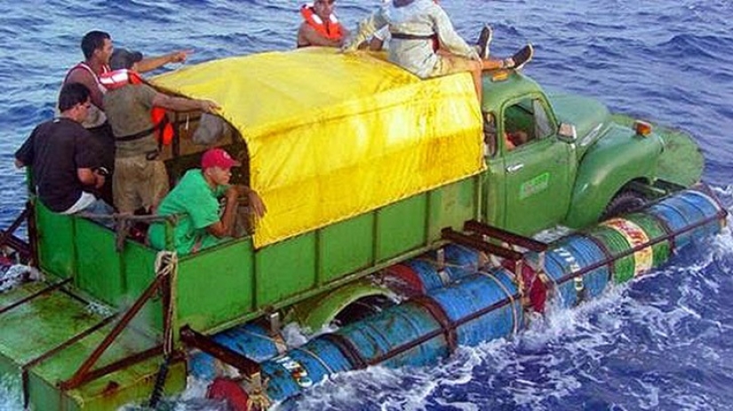 "War Machines" of the Mexican Drug War "War Machines" of the Mexican Drug War