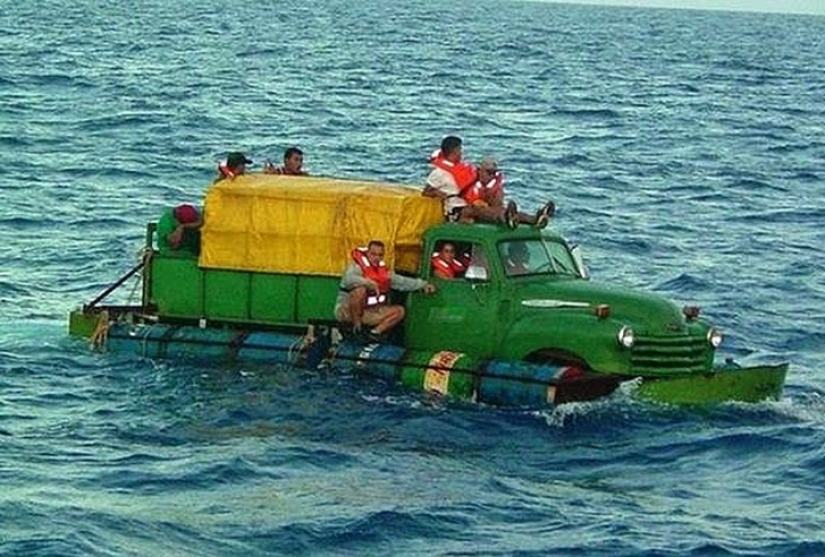 "War Machines" of the Mexican Drug War "War Machines" of the Mexican Drug War