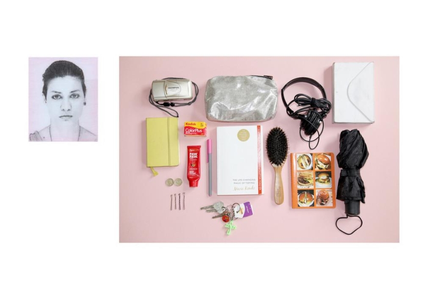 What do British women carry in their handbags