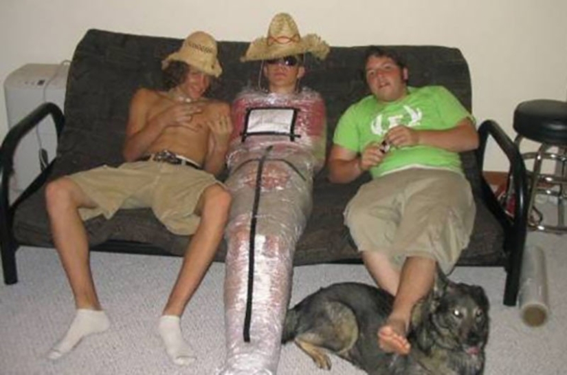 What happens to those who pass out at a party before anyone else What happens to those who pass out at a party before anyone else
