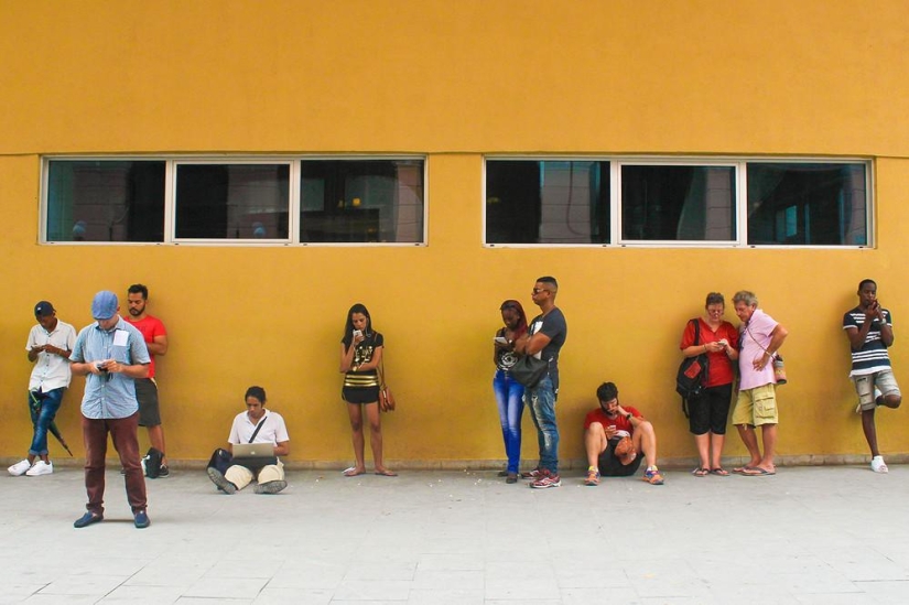 What has the technique come to: how Cubans rejoiced at the country's first Wi-Fi spots