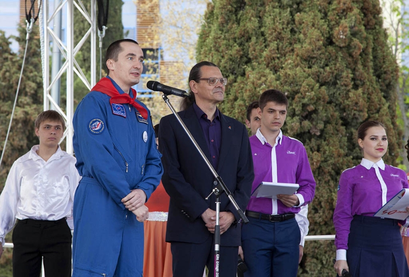 What should a real space camp be like? What should a real space camp be like?