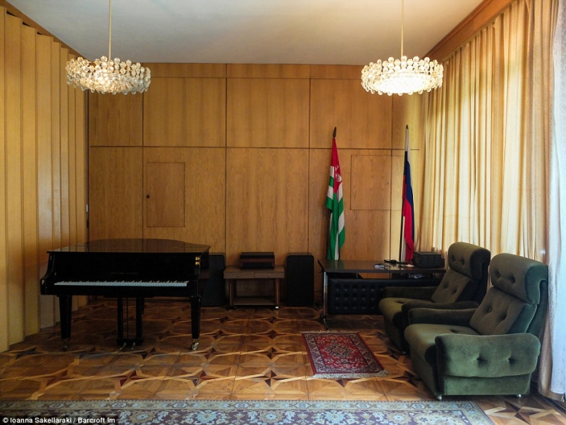 What Stalin's dacha looks like on Lake Ritsa in Abkhazia What Stalin's dacha looks like on Lake Ritsa in Abkhazia