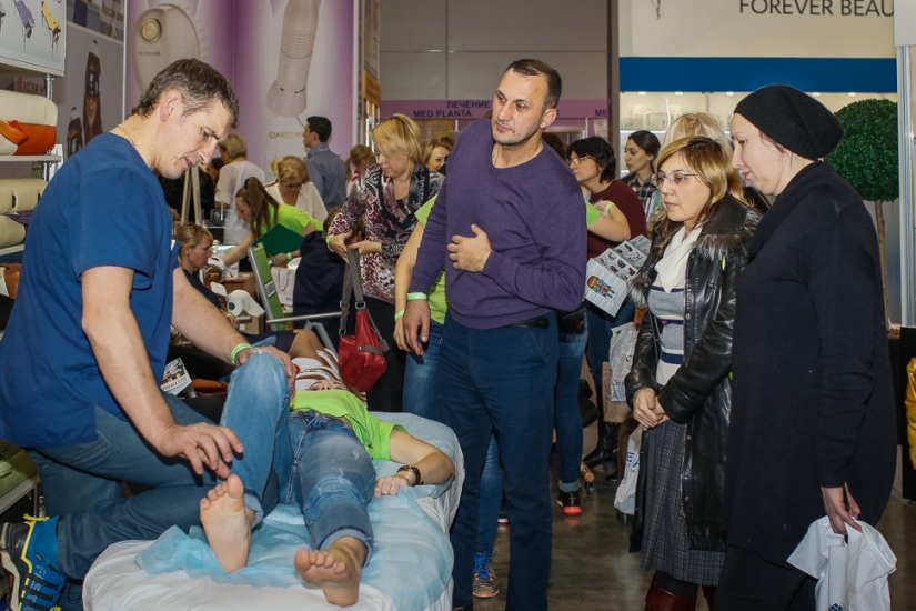 What to do at a professional cosmetics exhibition if you don't work in a beauty salon