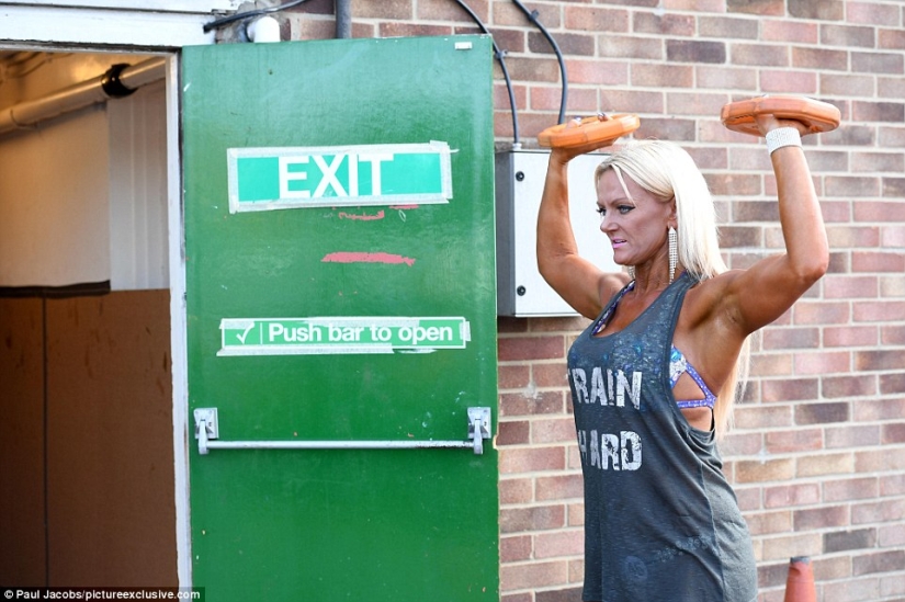 What's going on behind the scenes of the bodybuilding championship