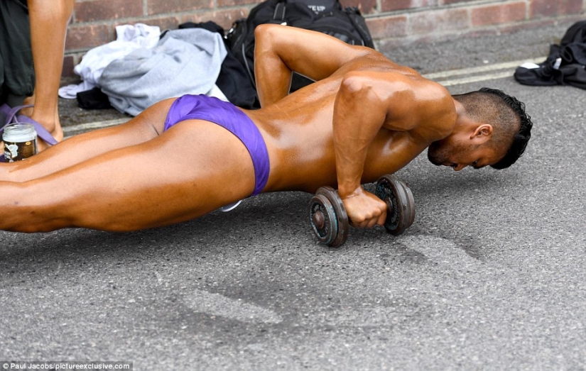 What's going on behind the scenes of the bodybuilding championship