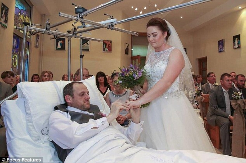 When the groom broke his leg, the newlyweds canceled the $50,000 ceremony and got married in the hospital