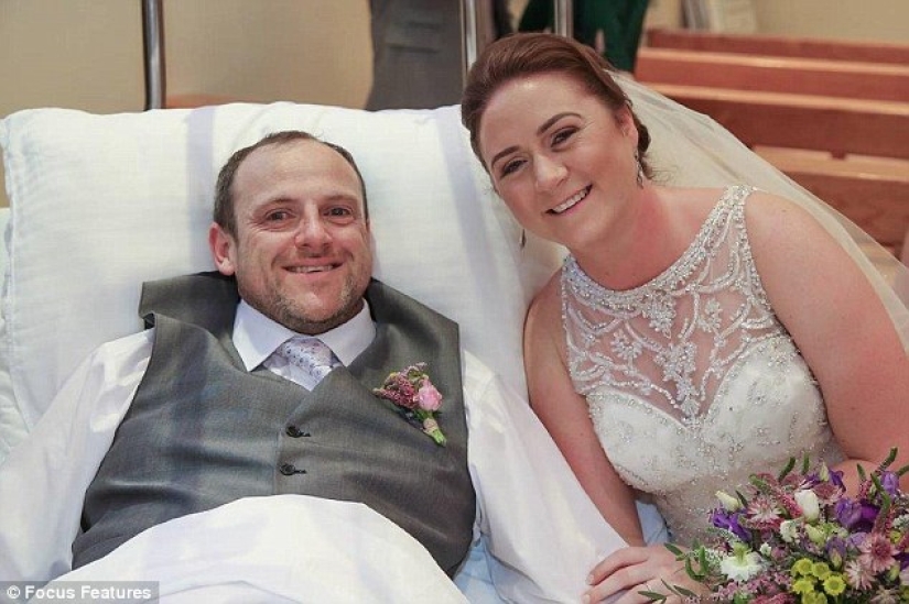 When the groom broke his leg, the newlyweds canceled the $50,000 ceremony and got married in the hospital