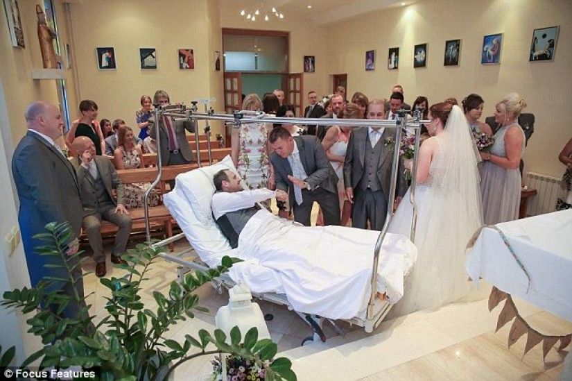 When the groom broke his leg, the newlyweds canceled the $50,000 ceremony and got married in the hospital