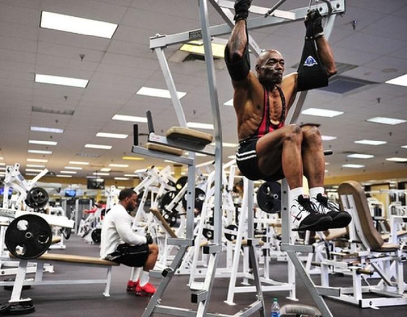 When there is no time to grow old - bodybuilder Sam Bryant When there is no time to grow old - bodybuilder Sam Bryant