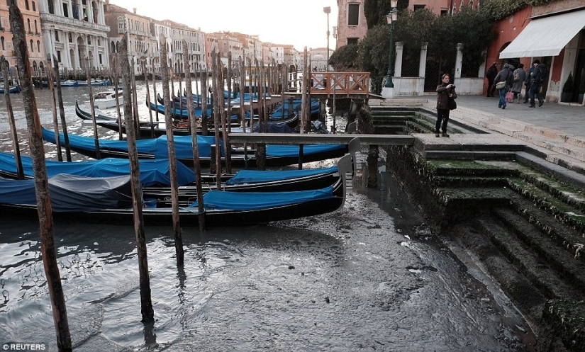Where did the water from the canals in Venice go Where did the water from the canals in Venice go