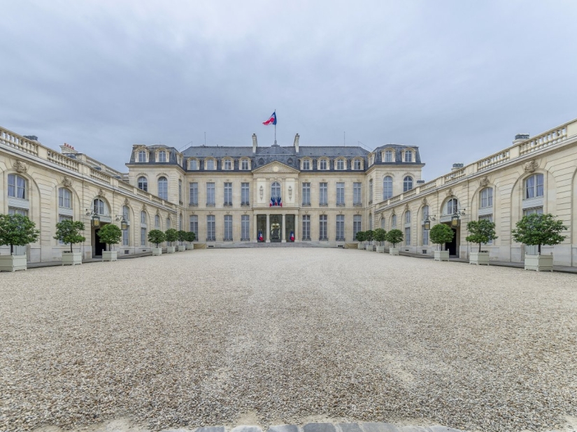 Which houses do world leaders live in