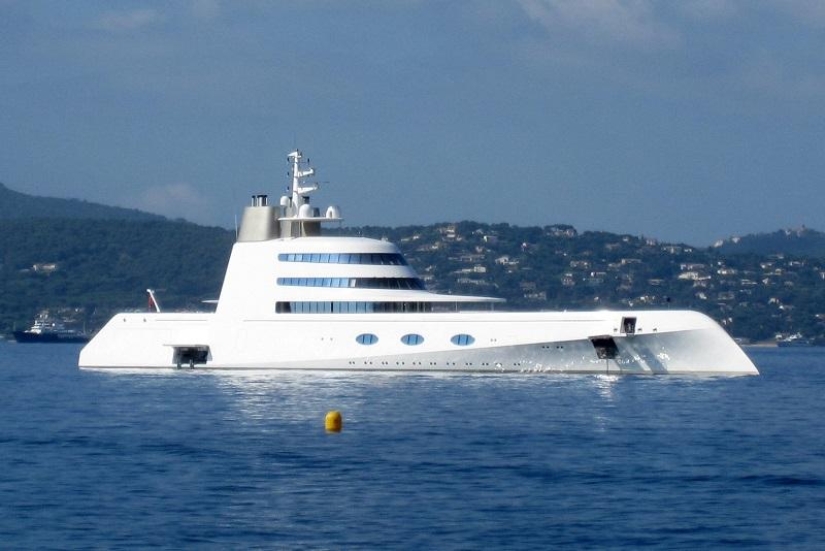 Whims of Russian oligarchs - Melnichenko&#39;s yacht