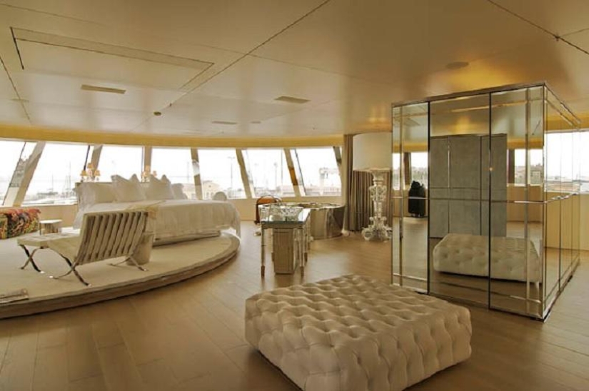 Whims of Russian oligarchs - Melnichenko&#39;s yacht