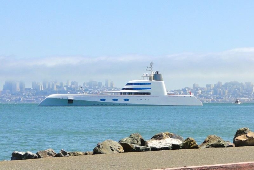 Whims of Russian oligarchs - Melnichenko&#39;s yacht