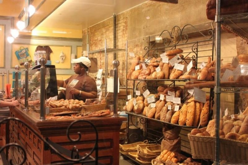 Who does not work, he eats