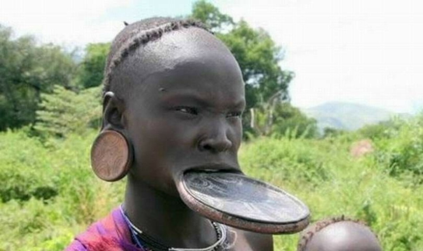 Why do black people have such big lips? I explain simply