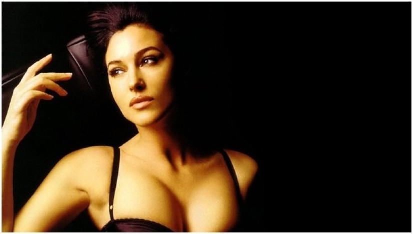 Why the beauty of young Monica Bellucci conquered the world: a selection of photos