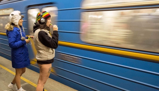 Without pants and shame: the brightest flash mob of this winter Without pants and shame: the brightest flash mob of this winter