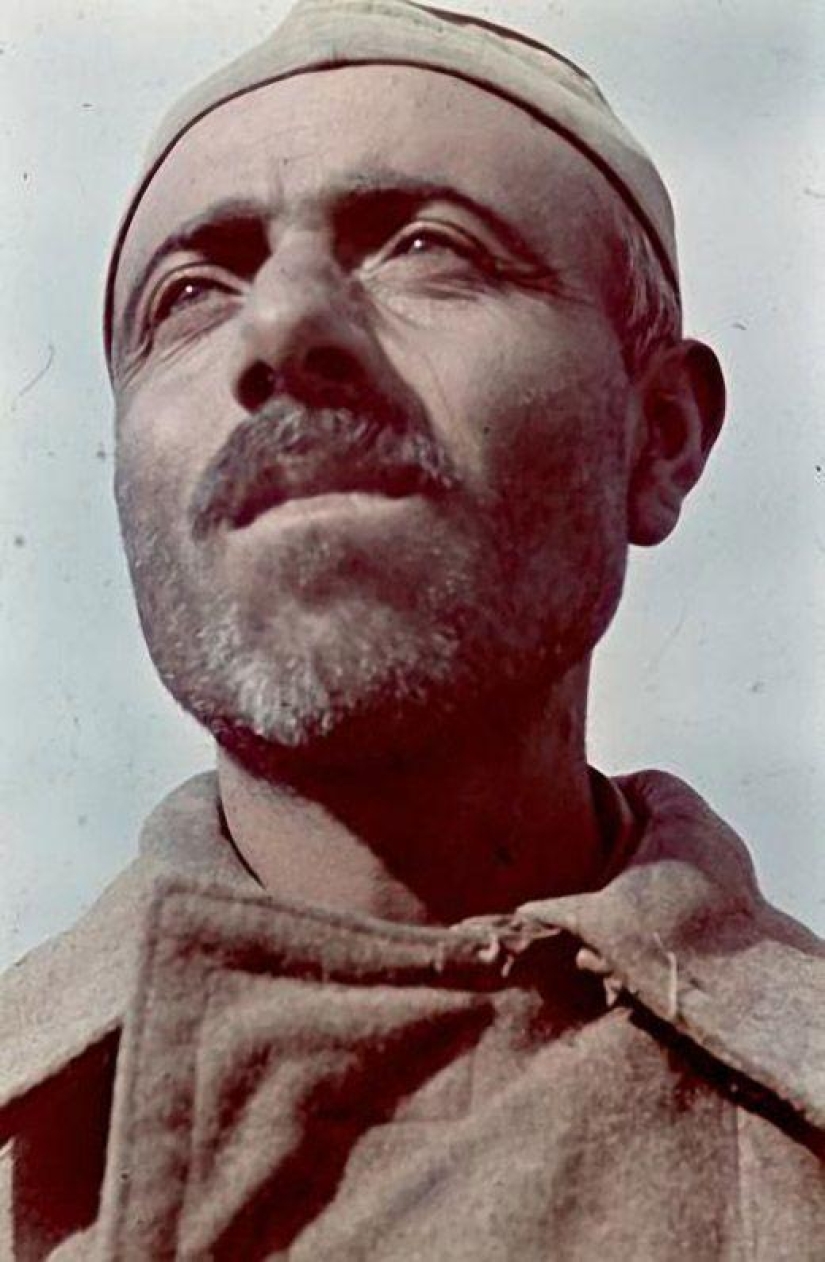 Without the image of the enemy: Photo by a Hungarian war correspondent
