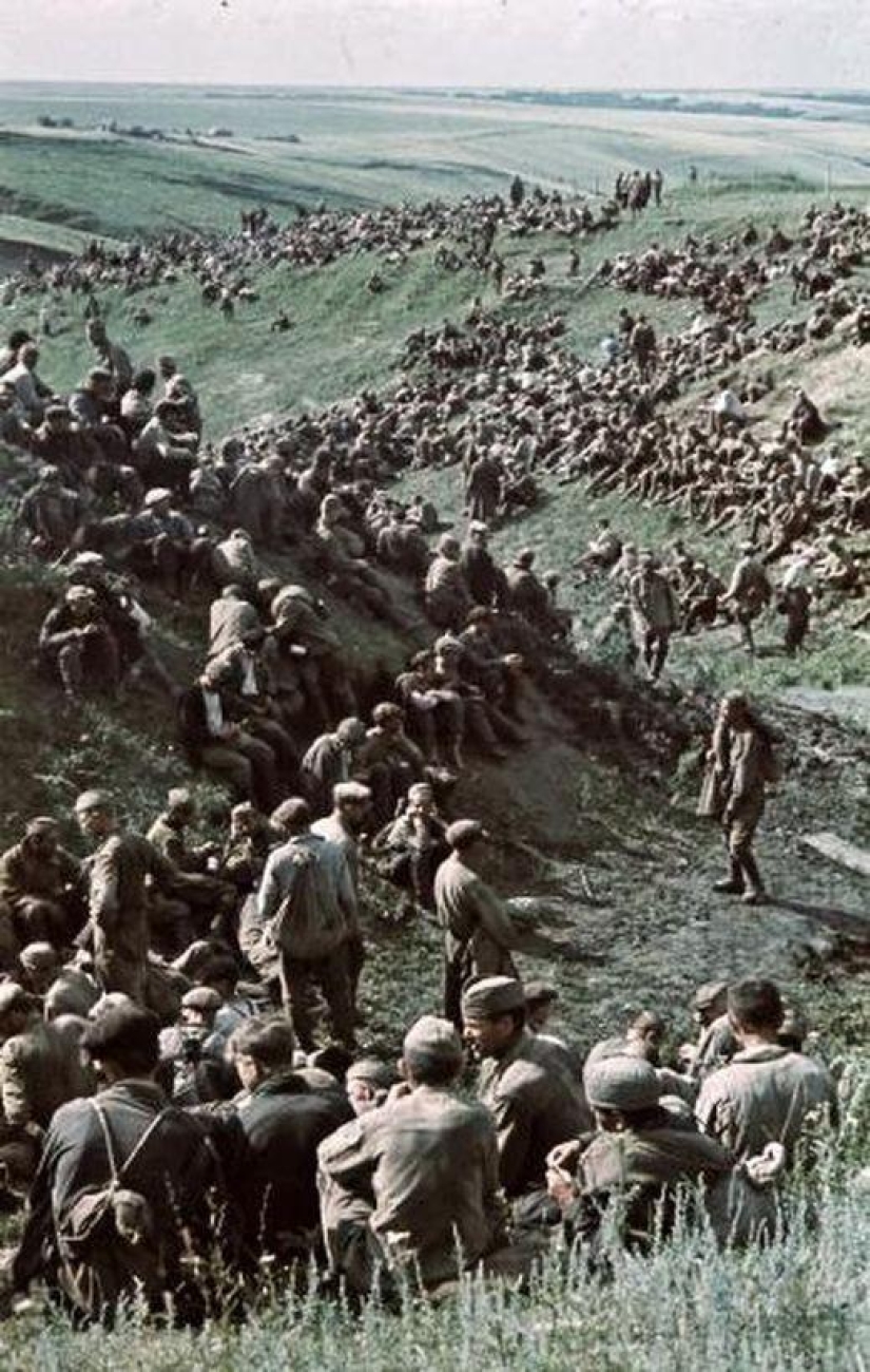 Without the image of the enemy: Photo by a Hungarian war correspondent