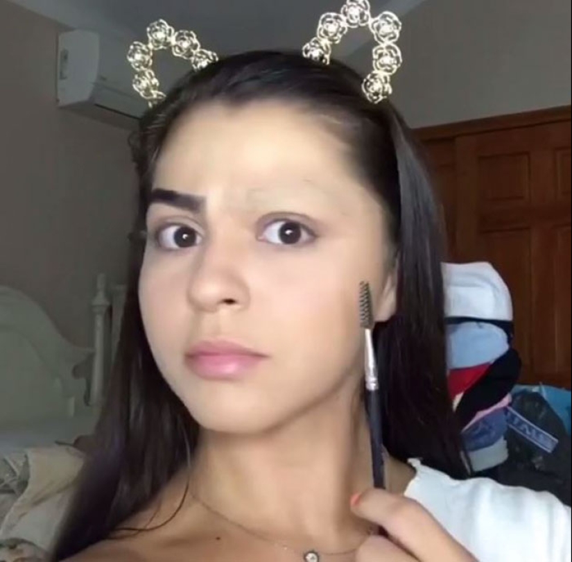 Woman Trolls Weird Eyebrow Trends With McDonald’s Brows And The Internet Is Applauding Her