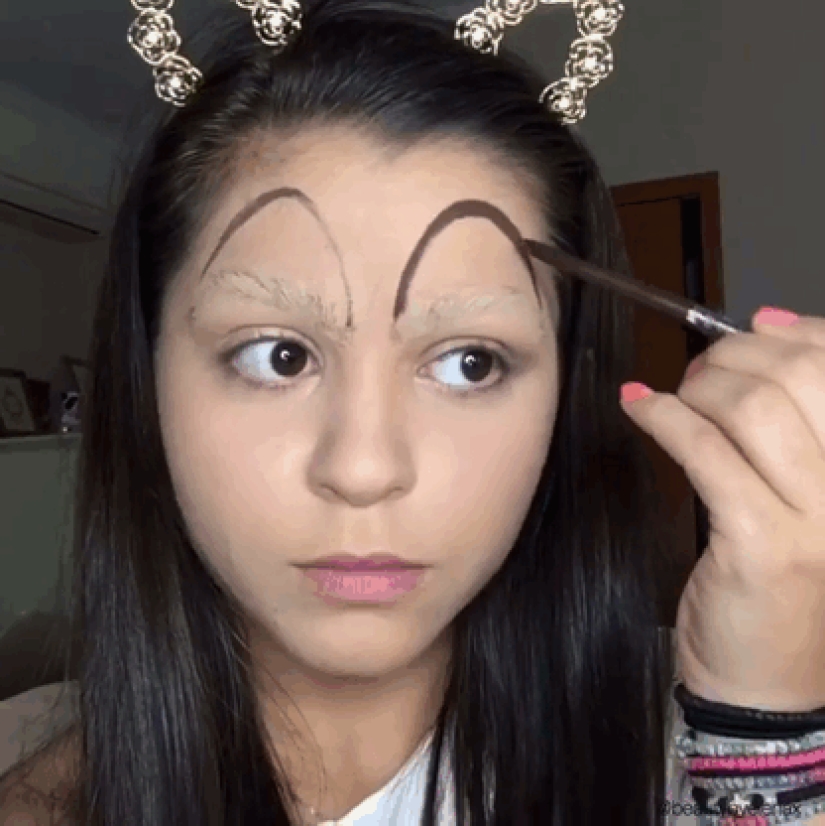 Woman Trolls Weird Eyebrow Trends With McDonald’s Brows And The Internet Is Applauding Her