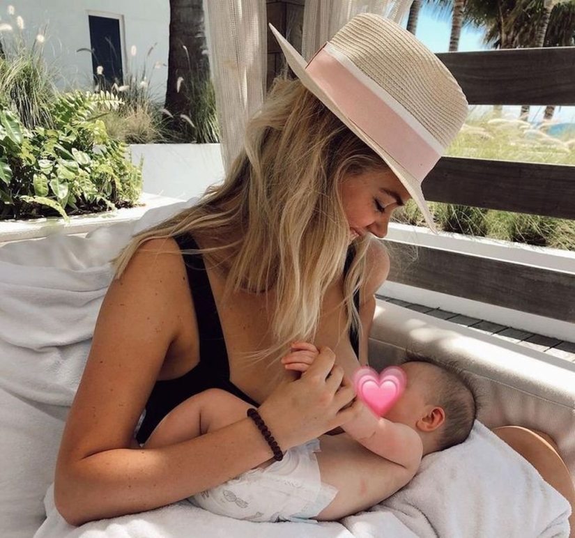 Women who think it's okay to breastfeed in public (10 pics)