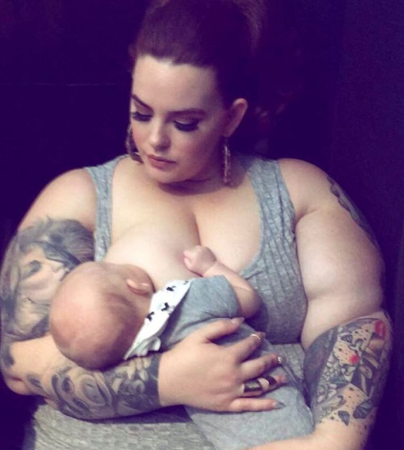 Women who think it's okay to breastfeed in public (10 pics)
