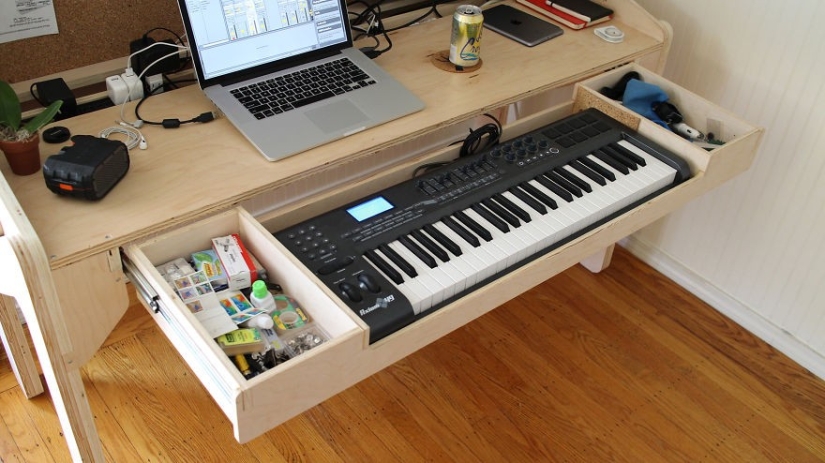 Work well - walk well: a transforming table from Jonathan Odom