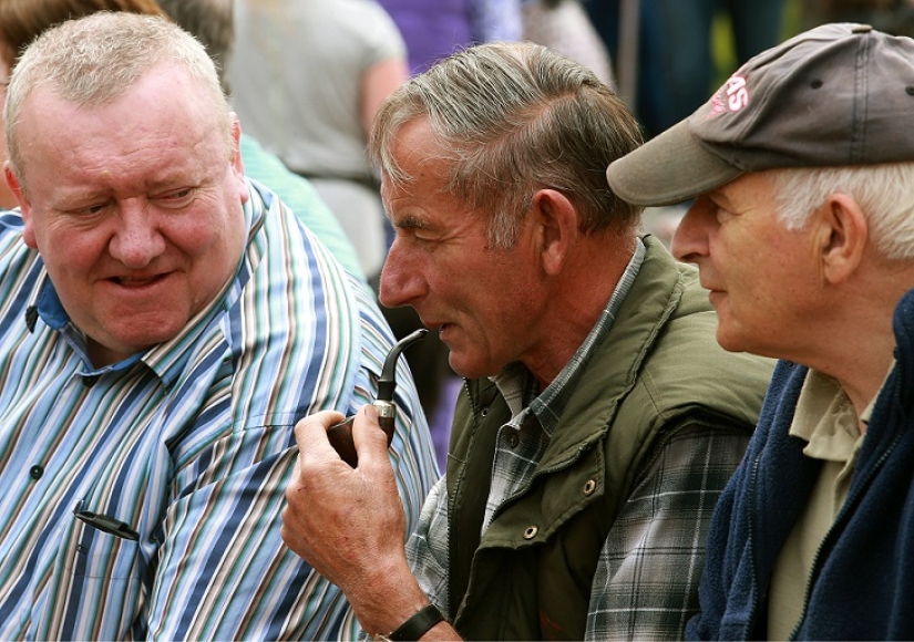 World&#39;s first sheep dung spitting competition
