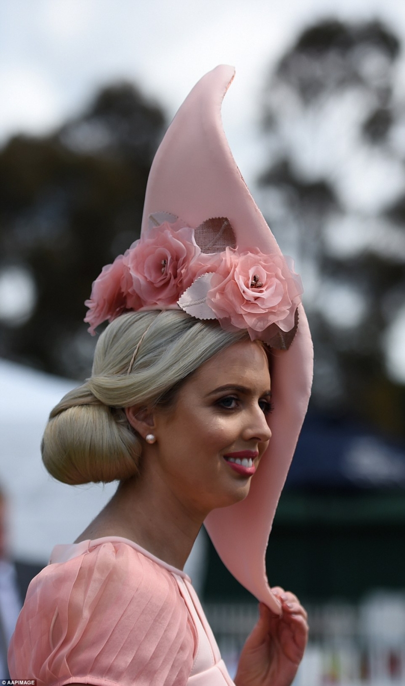 Y así es como se ven las damas y los caballeros en las carreras en Australia