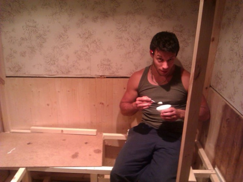 Y un hobbit se instaló en el patio inglés Y un hobbit se instaló en el patio inglés