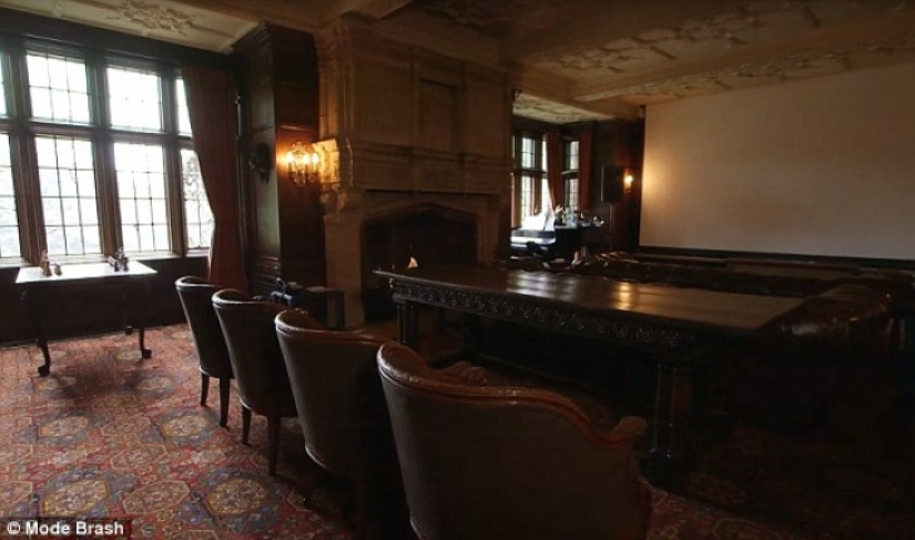 You can’t forbid living richly: what the mansion of the owner of Playboy worth $ 200 million looks like You can’t forbid living richly: what the mansion of the owner of Playboy worth $ 200 million looks like