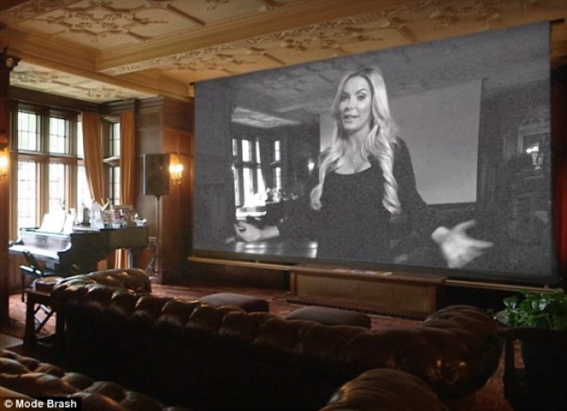 You can’t forbid living richly: what the mansion of the owner of Playboy worth $ 200 million looks like You can’t forbid living richly: what the mansion of the owner of Playboy worth $ 200 million looks like