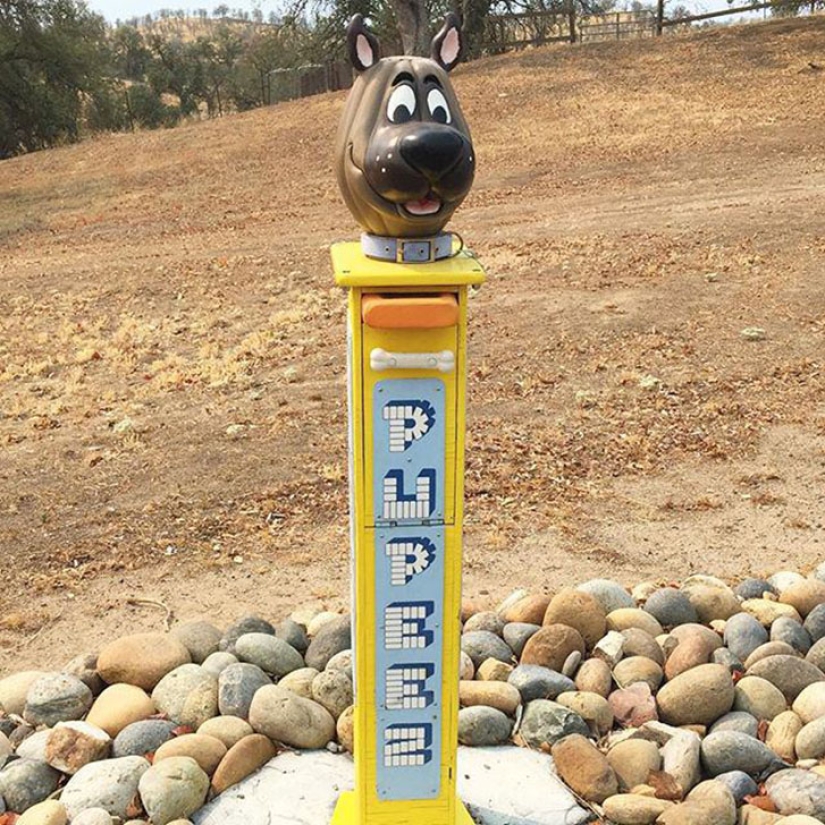You have a letter: unusual, strange and funny mailboxes