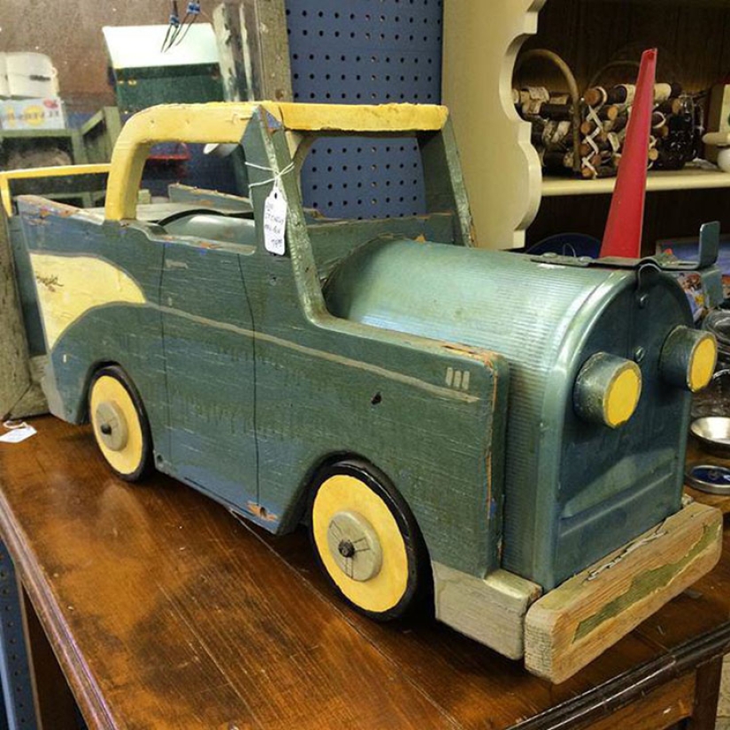 You have a letter: unusual, strange and funny mailboxes