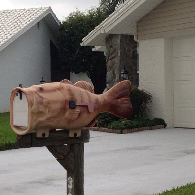 You have a letter: unusual, strange and funny mailboxes