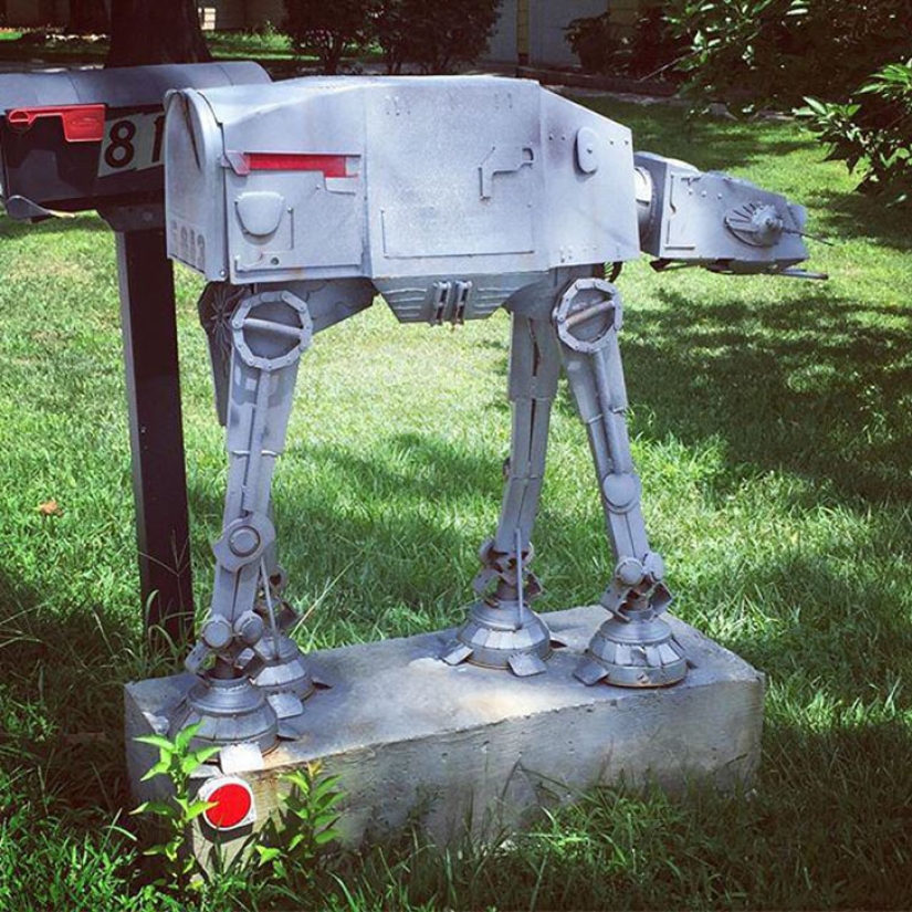 You have a letter: unusual, strange and funny mailboxes