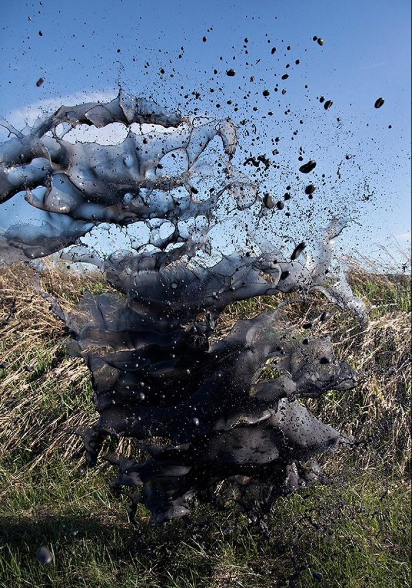 You&#39;ll Never See It Live: Flying Paint Sculptures