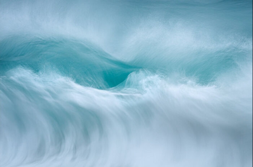 10 Awe-Inspiring Photos That Showcase The Majesty Of Ocean Waves By Rachael Talibart 10 Awe-Inspiring Photos That Showcase The Majesty Of Ocean Waves By Rachael Talibart