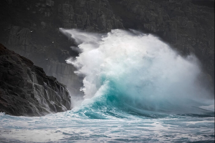 10 Awe-Inspiring Photos That Showcase The Majesty Of Ocean Waves By Rachael Talibart 10 Awe-Inspiring Photos That Showcase The Majesty Of Ocean Waves By Rachael Talibart
