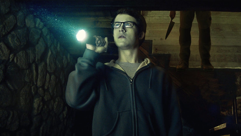 10 Best Bone-Chilling Thrillers to Stream on Netflix Right Now