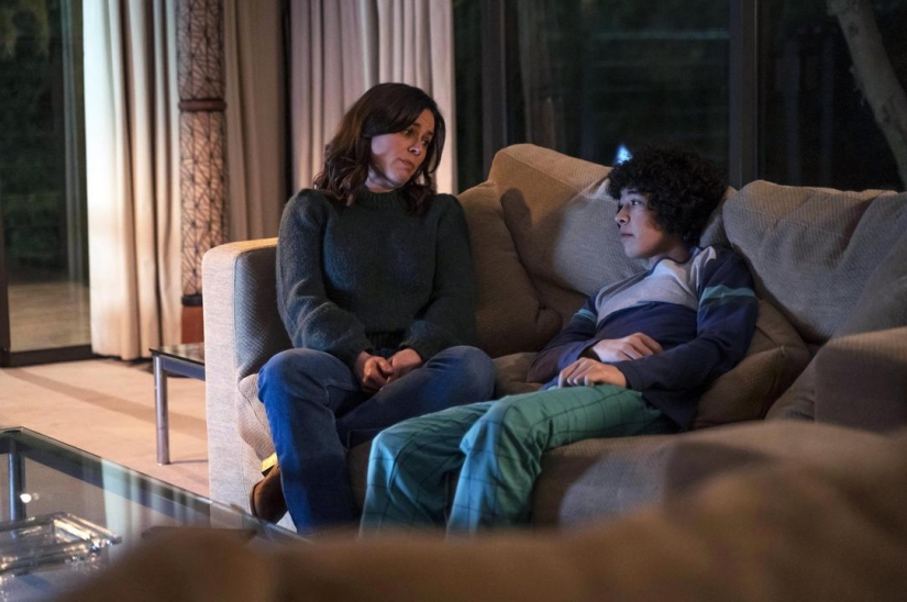 10 Best Bone-Chilling Thrillers to Stream on Netflix Right Now
