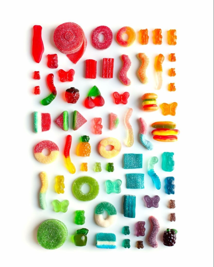 10 Captivating Gradient Photos Of Ordinary Items By Brittany Wright